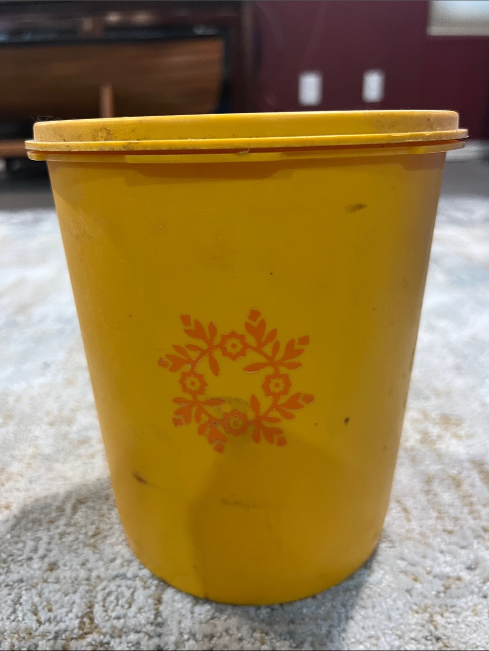 Yellow Floral Plastic Canister Tupperware USA made 807-2 z31